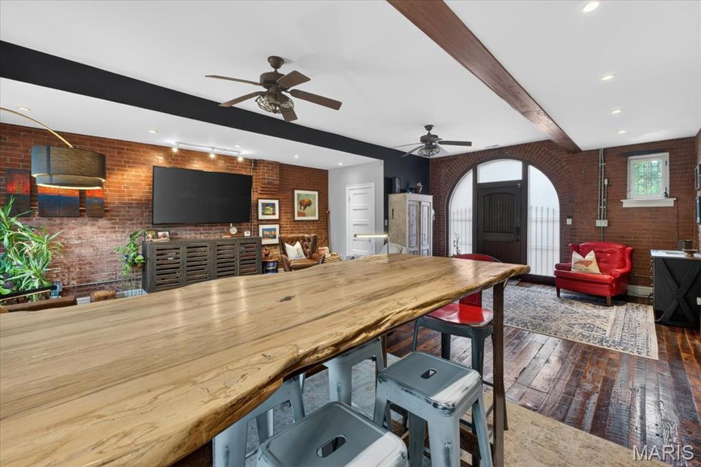 Adlon Condominums - Residential