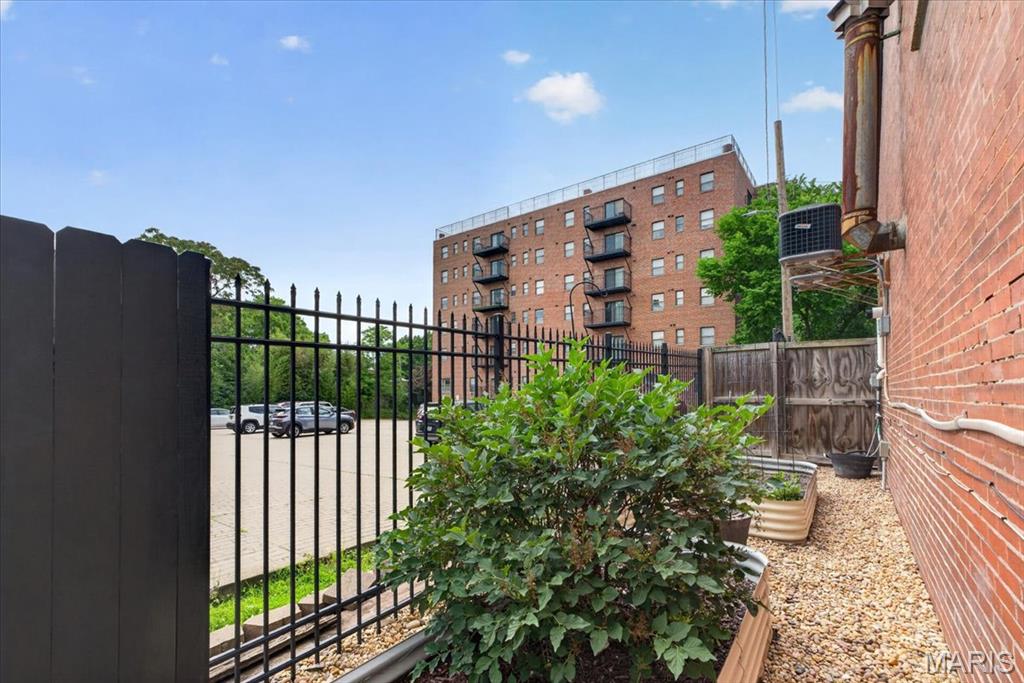 Adlon Condominums - Residential