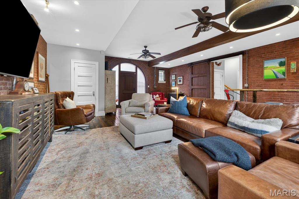 Adlon Condominums - Residential