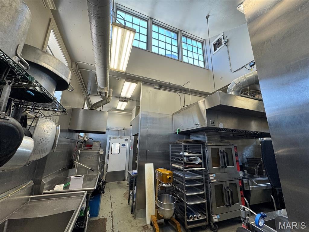 Lac R Tr Add - Commercial Lease