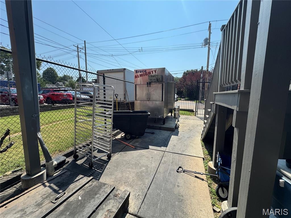 Lac R Tr Add - Commercial Lease