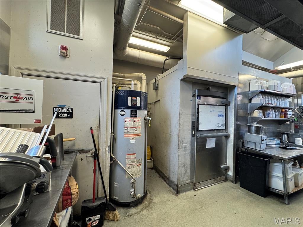 Lac R Tr Add - Commercial Lease