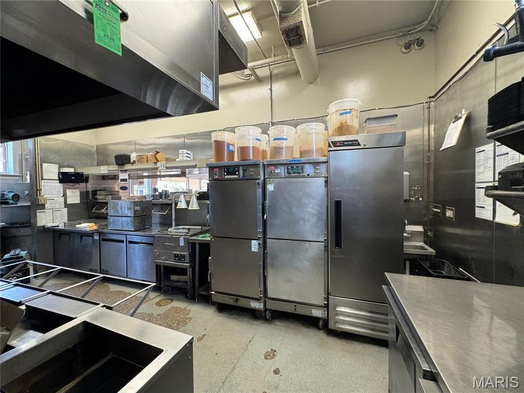 Lac R Tr Add - Commercial Lease