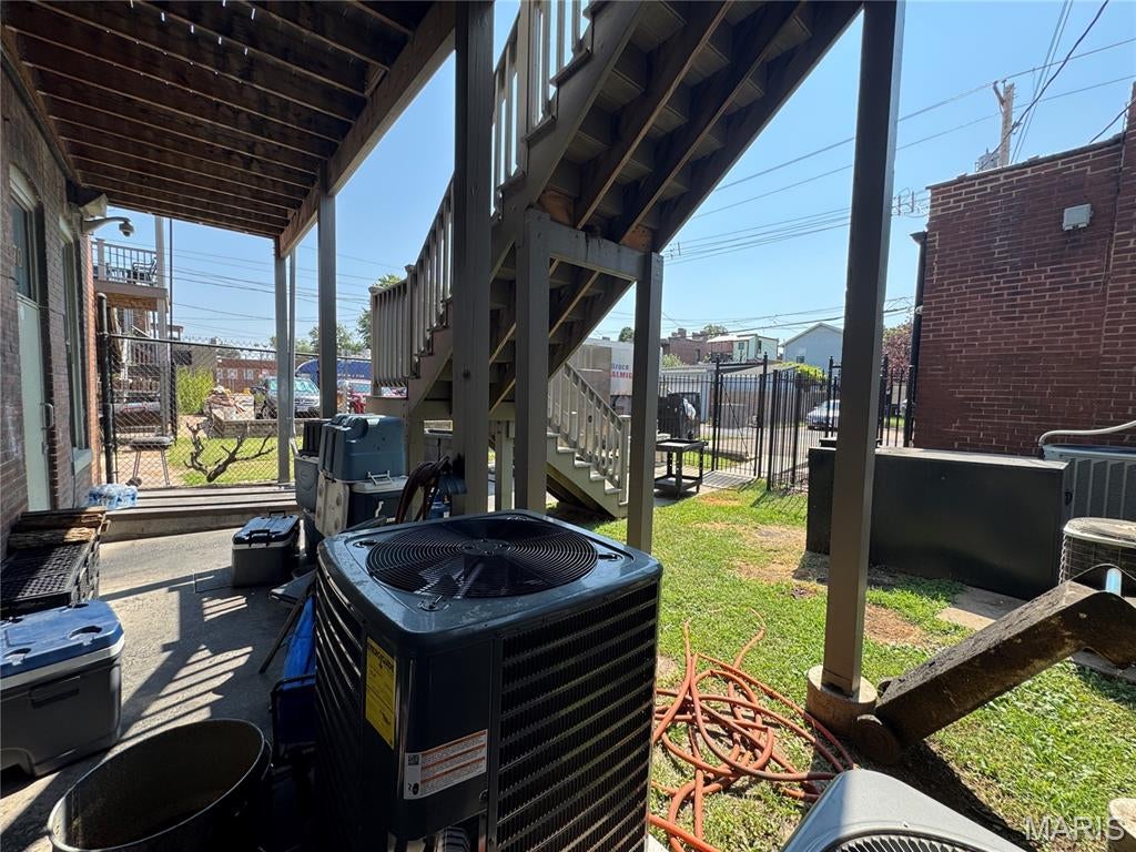 Lac R Tr Add - Commercial Lease
