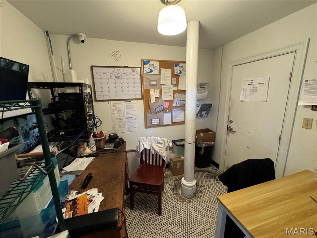 Lac R Tr Add - Commercial Lease