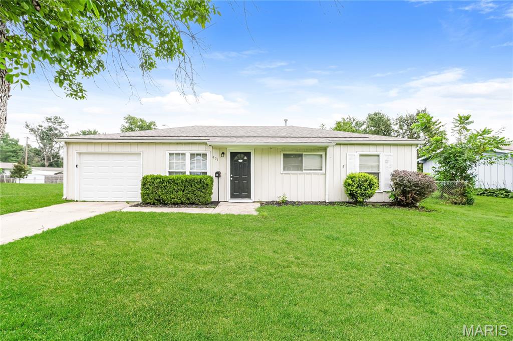 This single-family residential property at 807 N Ponca Drive offers 1,814 square feet of finished living space, featuring four bedrooms and three full bathrooms. Situated in Independence, Missouri, the functional floor plan incorporates multiple full baths for added layout efficiency. This property delivers low-maintenance living with generous indoor square footage.