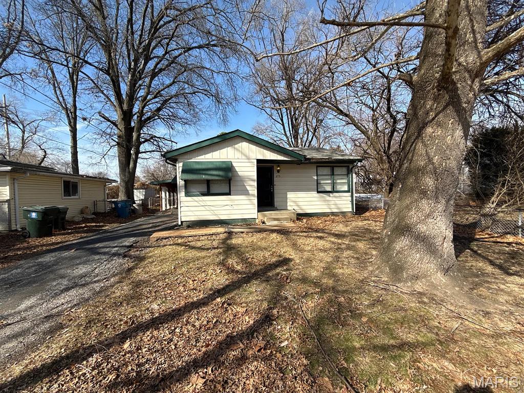 Investor Opportunity!

Nearly rent-ready and packed with potential! This 2-bedroom, 1-bath home offers a great opportunity for investors looking to add a low-maintenance property to their portfolio. Features include updated finishes, functional living space, and a spacious yard. Estimated market rent of $1,250–$1,300 per month provides strong cash-flow potential for both new and seasoned investors.