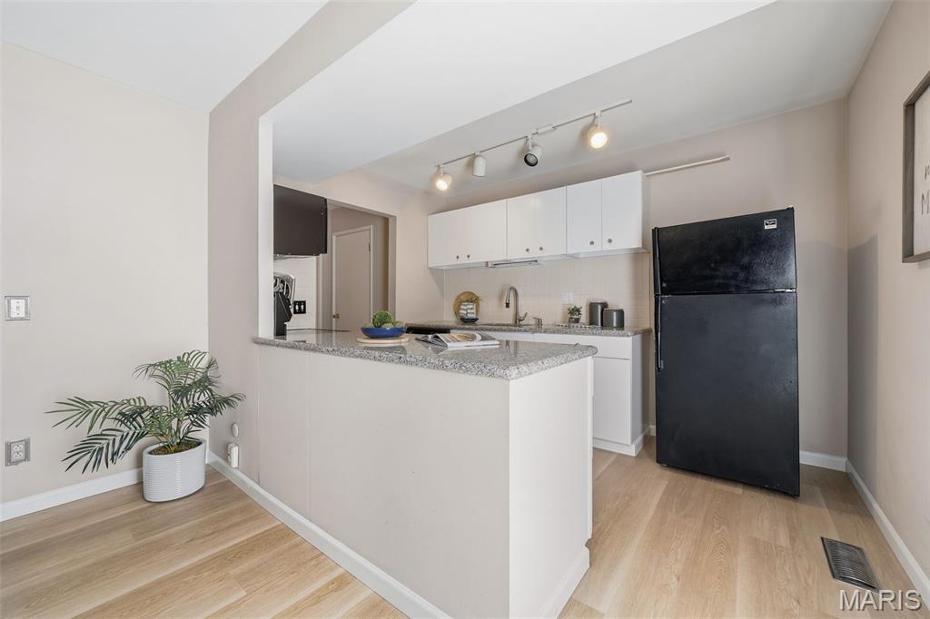 Beau Jardin Twnhms A Condo - Residential