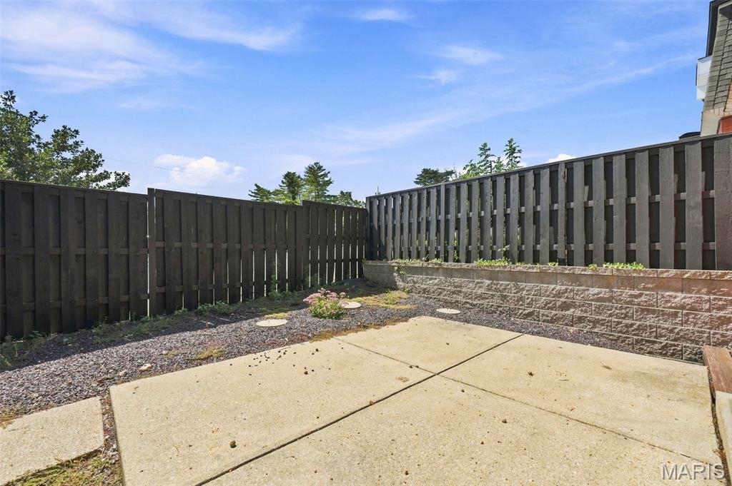 Beau Jardin Twnhms A Condo - Residential