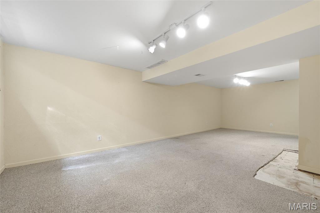 Beau Jardin Twnhms A Condo - Residential