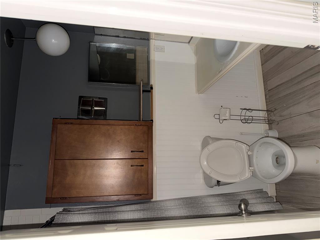 Hazelcrest Iii Condo - Residential