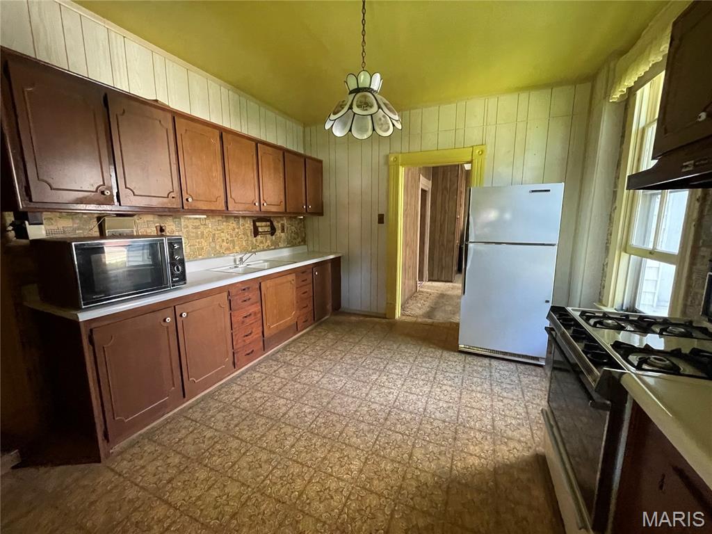 City/Stcharles - Residential