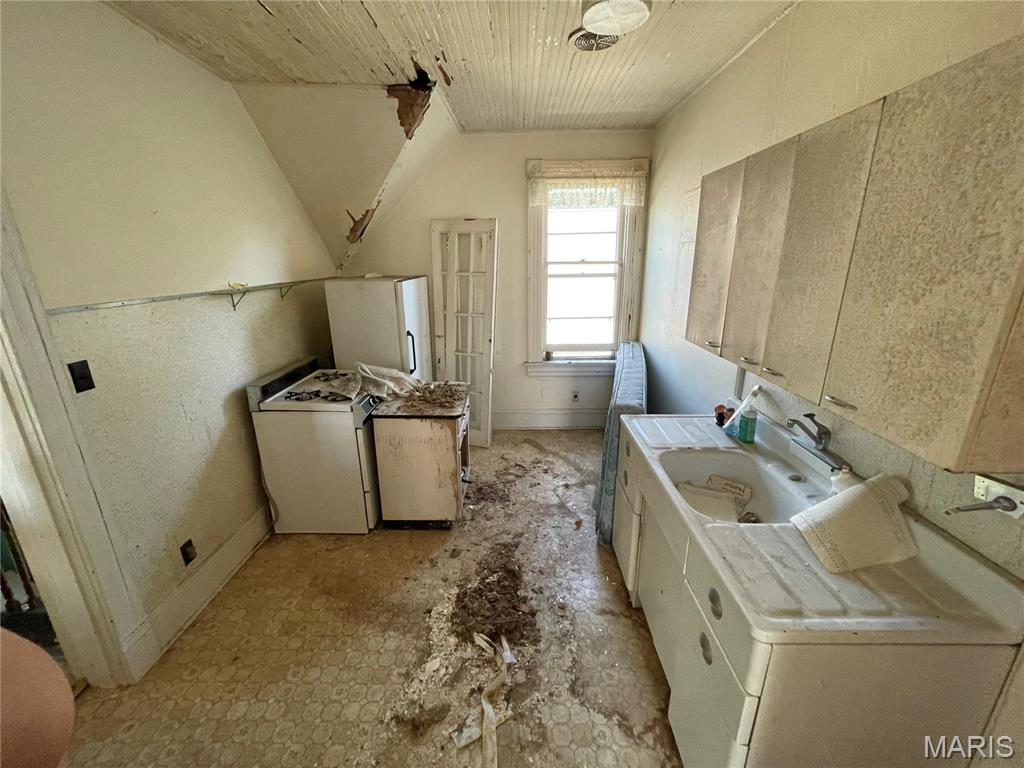 City/Stcharles - Residential