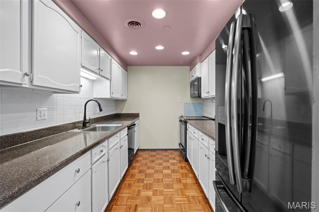 Park Tower Condo - Residential