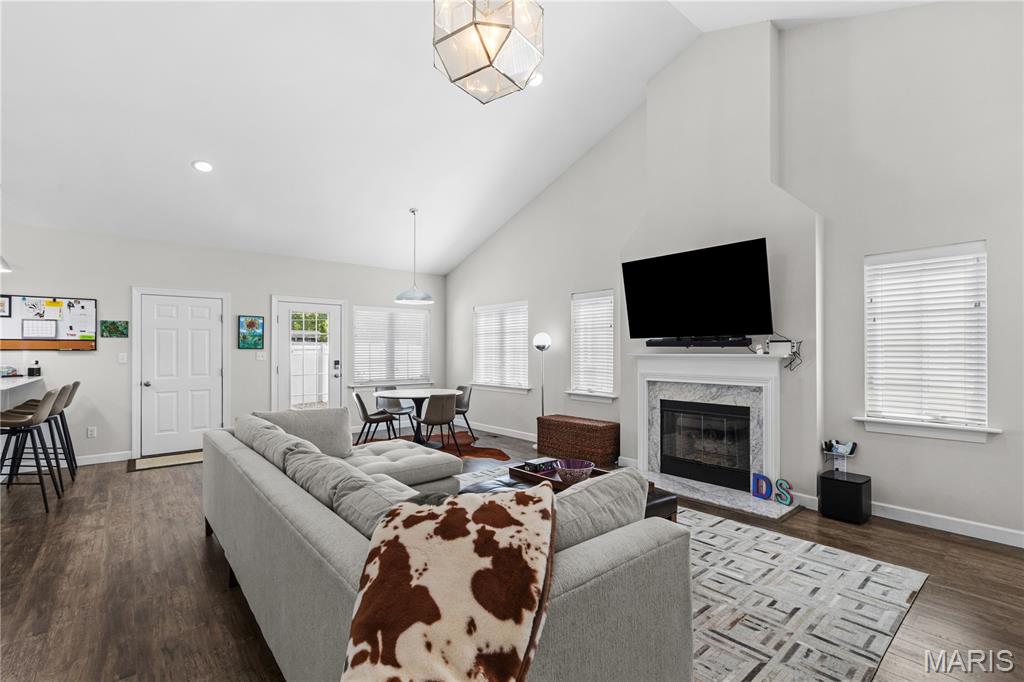 Villas At Oak Bend 7 The - Residential