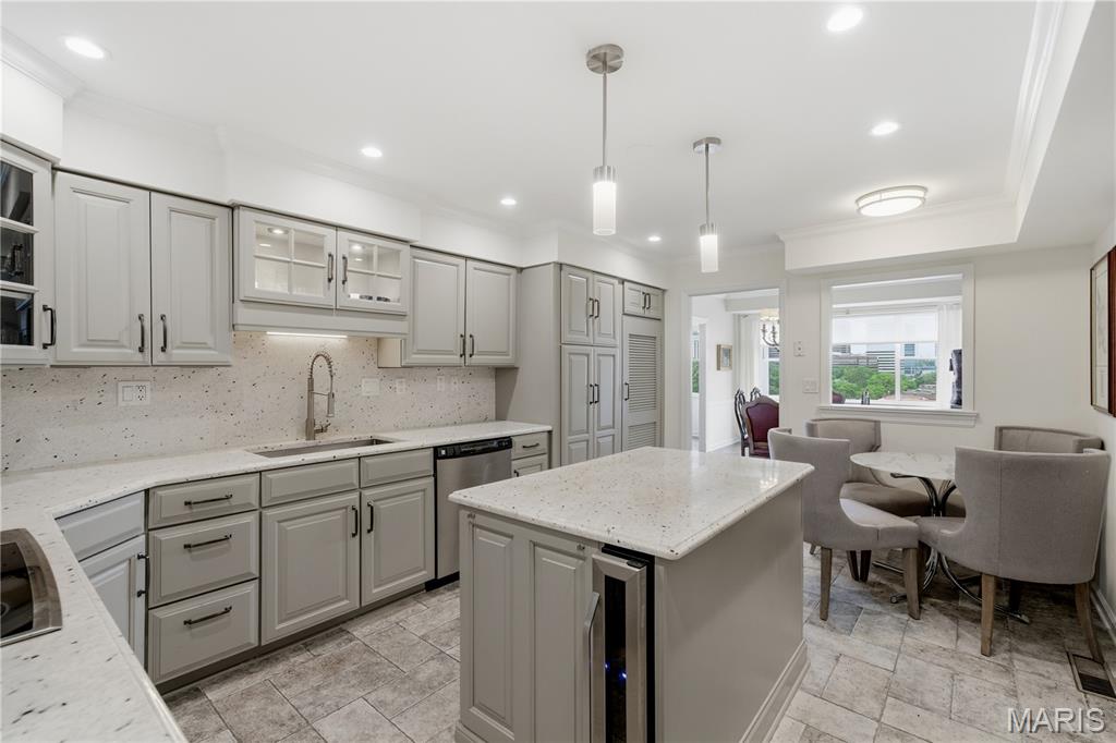 Whitehall Condo - Residential