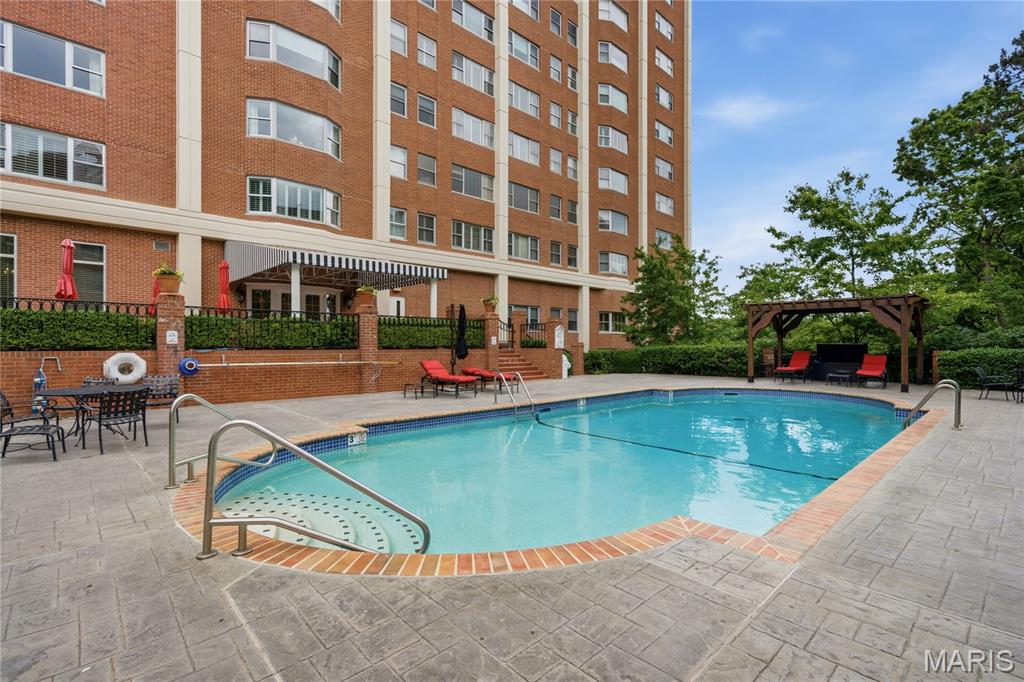 Whitehall Condo - Residential