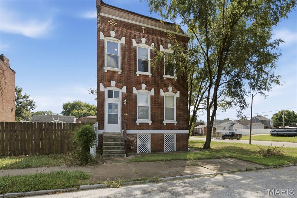 Located very near SLU in the Gate District is this completely renovated home filled with charm and upgrades. Lots of charm and character of this beautifully updated 3-bedroom, 1.5-bath home in The Gate District! Offering 1,814 square feet of living space, this home perfectly blends historic character with modern updates and is truly move-in ready. Step inside to a bright and welcoming living room featuring a cozy fireplace—perfect for relaxing evenings or entertaining guests. The updated kitchen combines style and functionality with sleek stainless-steel appliances and plenty of space for cooking, gathering, and everyday living. Upstairs, you’ll find three comfortable bedrooms, a convenient laundry room, and a versatile bonus room that can easily serve as a home office, playroom, or Den. This home is location is  hard to beat, just minutes from Lafayette Square’s popular restaurants, SLU, Midtown hospitals, City Target, Topgolf, and everything else the city has to offer. A newer roof and Newr 3-ton AC unit provide added comfort and peace of mind.
Looking for more outdoor space? An adjacent corner lot is also available through the Land Reutilization Authority (LRA), offering the potential to create a spacious double lot. Whether you’re a first-time buyer or simply looking for a home that combines character, updates, and convenience, this Gate District gem checks all the boxes. Come see it for yourself—you may just feel right at home!