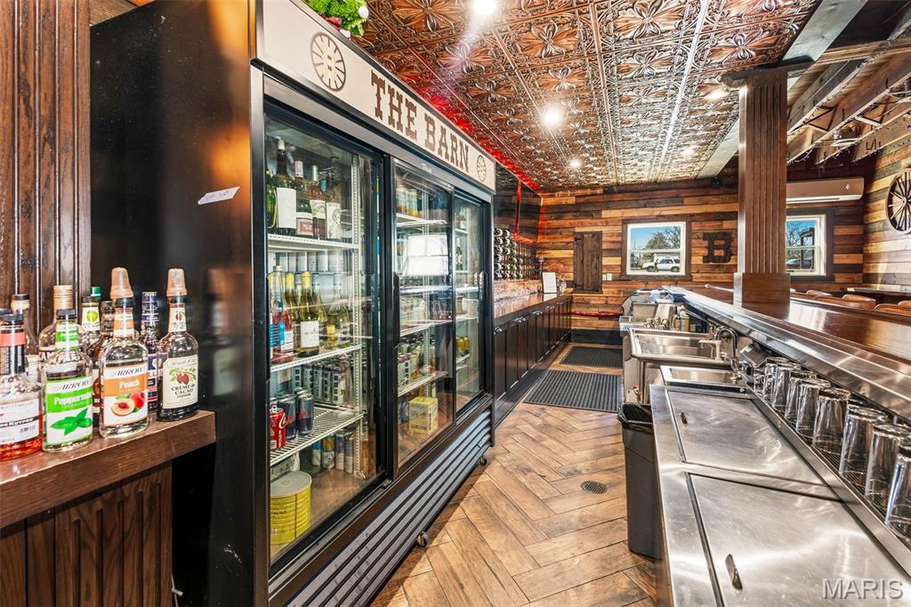 Columbia - Commercial Sale