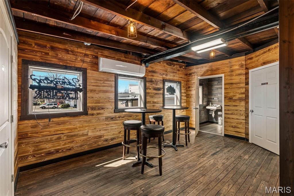 Columbia - Commercial Sale