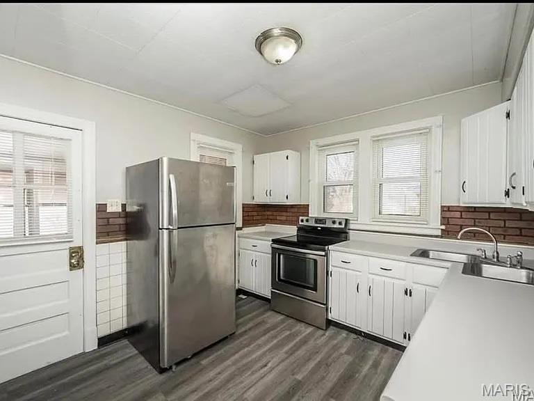 Dulles First Add To Riverview - Residential