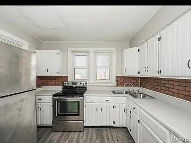 Dulles First Add To Riverview - Residential