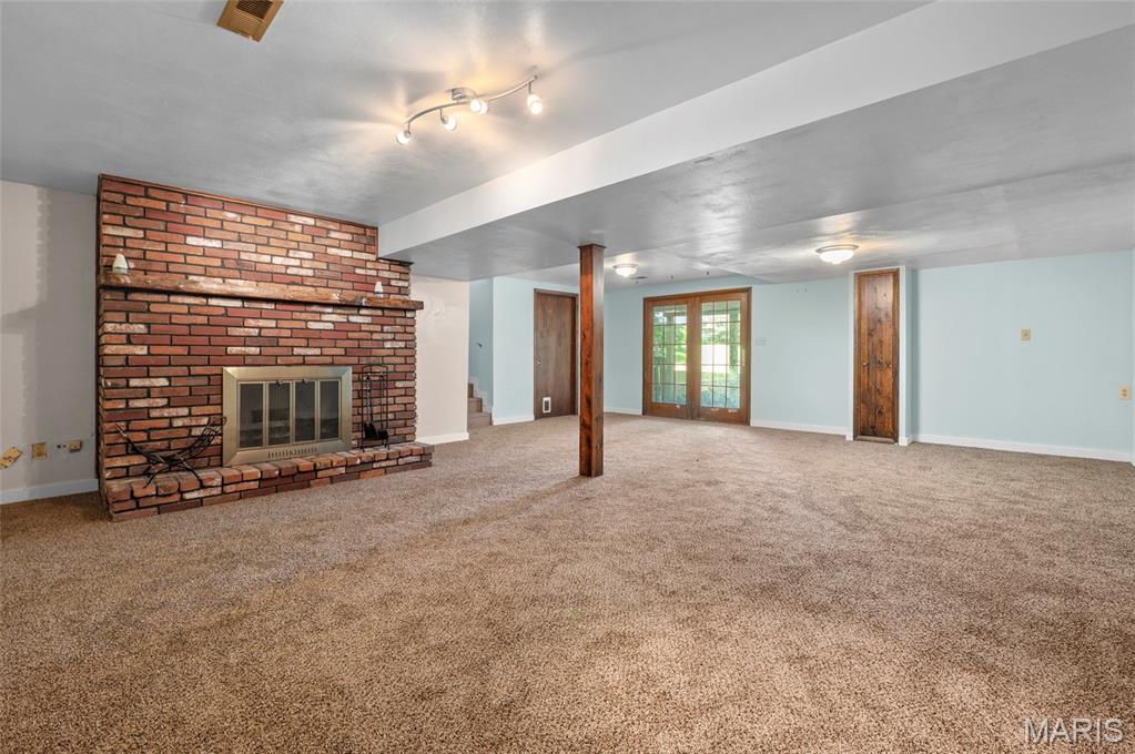 Airwood Manor - Residential