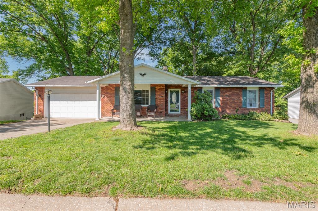 Welcome home to 5 Beatrice Court in Rosewood Heights! Nestled peacefully in a quiet cul-de-sac, this charming 4 bedroom, 3 bathroom home offers space, comfort, and great outdoor living. The partially brick exterior and welcoming front porch create inviting curb appeal, while the attached 2-car garage adds convenience.
Inside, you’ll find a functional layout featuring a separate dining room and a fully equipped kitchen complete with appliances. Step outside to enjoy the beautiful deck overlooking the fully fenced backyard and above-ground pool — perfect for relaxing or entertaining.
The walk-out basement provides additional flexibility with a stunning family room that has new carpet and trim, a 4th bedroom, partial bath, and comforting fireplace.  
Don’t miss your chance to own this well-maintained home with peaceful surroundings and plenty of room to grow!
