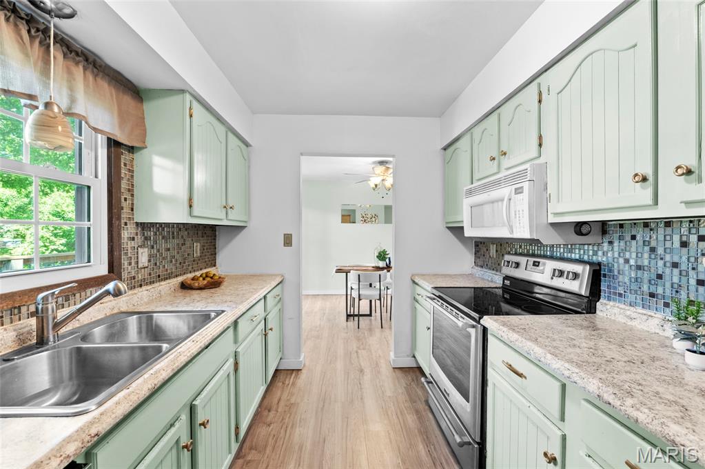 Airwood Manor - Residential
