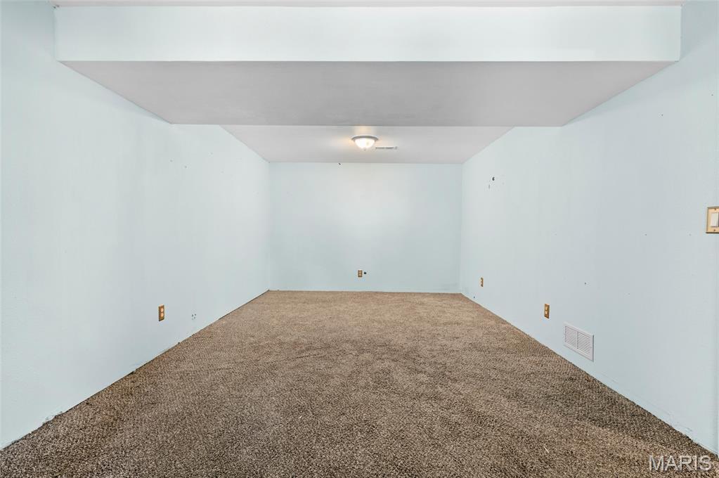 Airwood Manor - Residential
