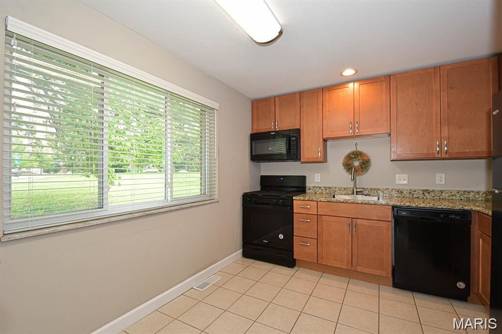 Balsons Sub Of Shaftesbury Heights - Residential Lease