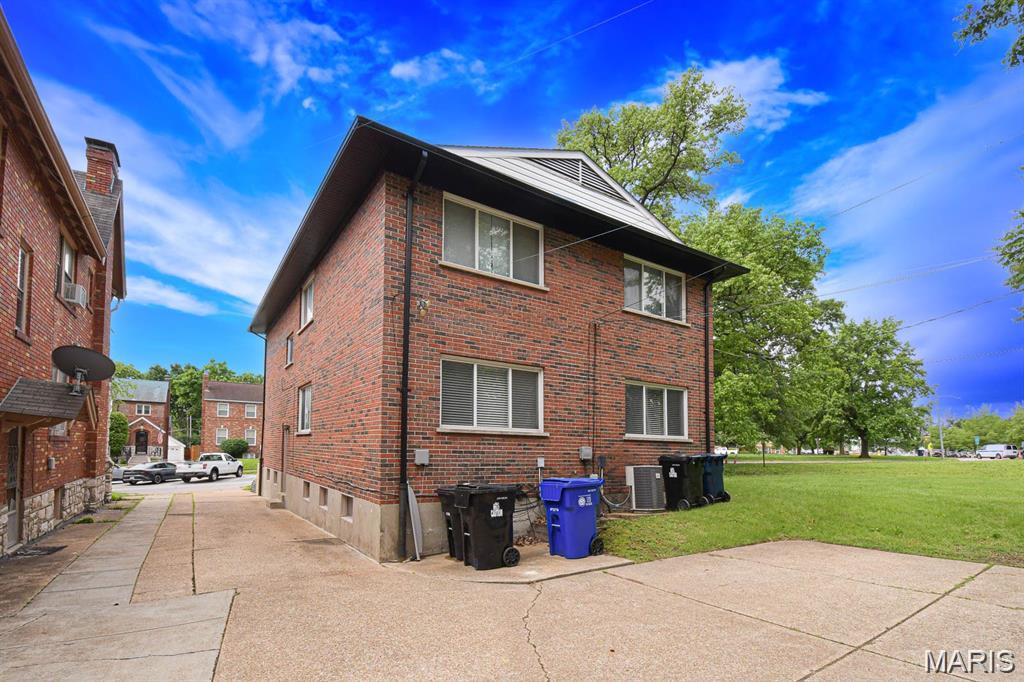 Balsons Sub Of Shaftesbury Heights - Residential Lease
