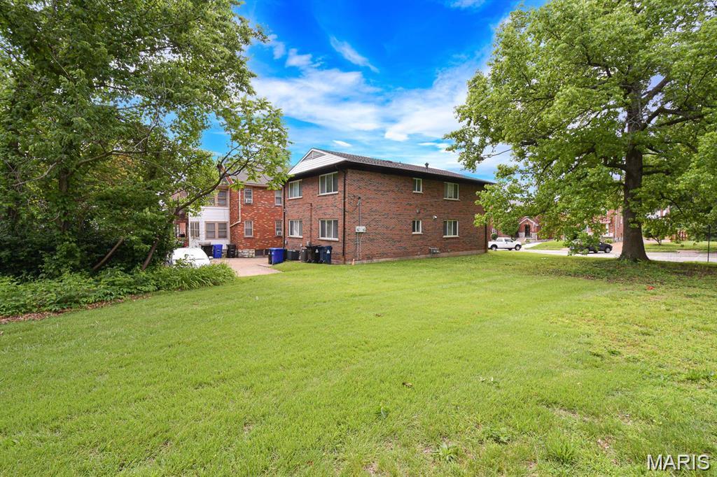 Balsons Sub Of Shaftesbury Heights - Residential Lease