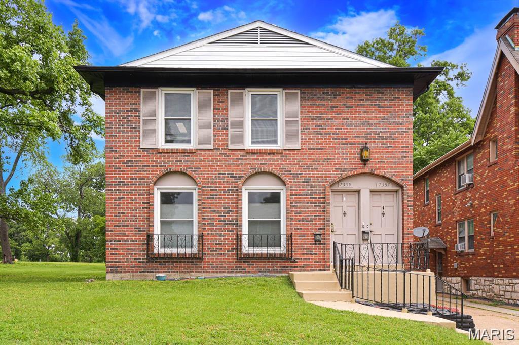 ***THIS IS A FIRST FLOOR DUPLEX ****NO CATS ALLOWED***** AVAILABLE IMMEDIATELY This First floor unit is designed for those who love a bright, updated living space. This duplex features 3 bedrooms ad 2 full bathrooms, center hall plain, hardwood floors throughout. The master bedroom has an ensuite with full bath, plenty of closets in the home. The kitchen is a standout feature, custom cabinets, elegant granite countertops, and all black appliances, pantry and breakfast bar. Spacious living / dining room combo, Unfinished storage available in the basement, plus, you'll find the convenience of a washer and dryer located in the basement to meet your laundry needs. 1 off street parking space available. Conveniently located close to shops, restaurants, Wash U and the Delmar loop. Min 12 month lease, NO CATS,