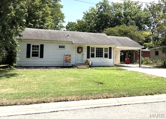 Nice 3 bedroom, 1 bath home ready to move in.  Portable building in the back yard.  1 car carport.  Ready for that home owner or add to your rental portfolio.  Call today.