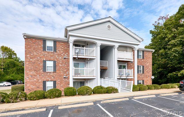 Welcome home to the top floor, 2 bed, 2 bath condo. 1960#K Marine Terrace with soaring vaulted ceiling, that give plenty open look and feel. Freshly painted interior. Laminated floors throughout.
Updated kitchen features newer appliances and granite counter top, ceramic tile floor. Sliding door in living room leading to the balcony with corner storage room. 3 Ceiling fans. HVAC 2021.
water heater 2019. All electric home.
Move in ready, where comfort meets convenience. In unit laundry for added ease, refrigerator stays.
Passed Occupancy Inspection in City of Maryland Heights.
