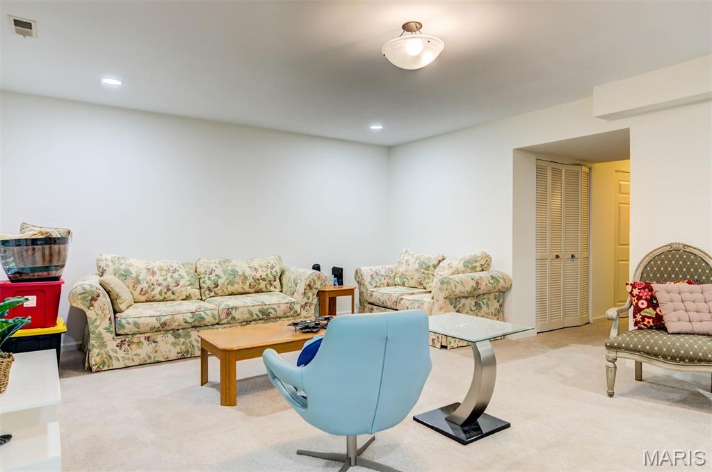 Chesterfield Village Twnhms A - Residential