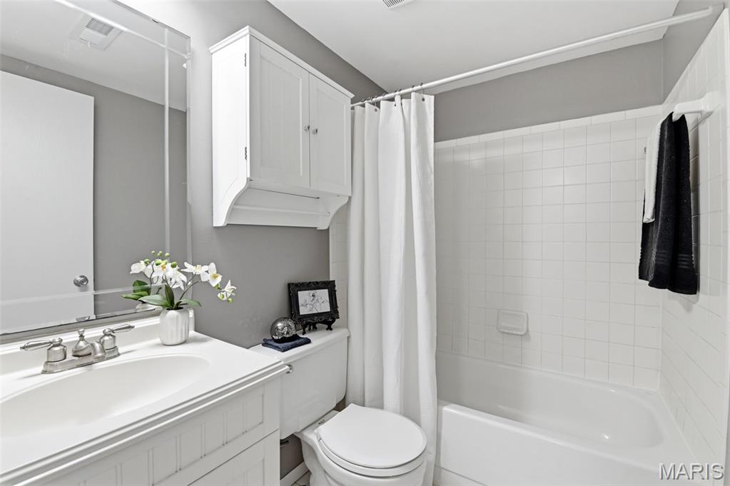 Fern Ridge Condo 4 - Residential