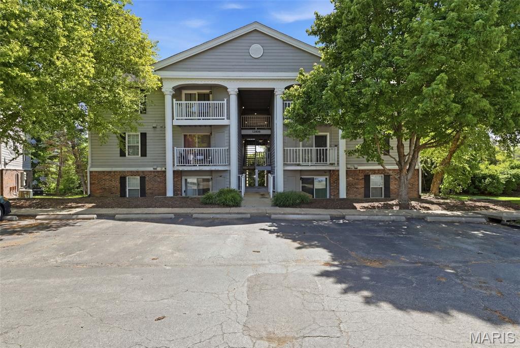 Welcome to this open, well maintained 2 bed, 2 bath condo in the highly sought after Parkway School District!  This move-in ready home features an in-unit laundry and will include the refrigerator-resulting in a truly, turn-key opportunity! Enjoy low maintenance living with close proximity to grocery stores, gas stations, restaurants, shopping, and everyday essentials.  Quick access to major thoroughfares makes the challenge of commuting, simple.  Ideal for first-time homebuyers, downsizers, busy professionals looking for a low maintenance lifestyle, or investors (Rentals Allowed).  12806 Portulaca represents unparalleled home-owner convenience, or a strong opportunity to cash flow in a Prime Creve Coeur location!!  STL County Occupancy has been completed.