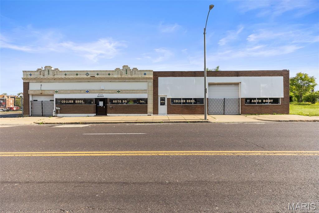 Next big thing: continue shaping the future of the Central West End. Unlock the potential in one of St. Louis most desirable neighborhood with this premier re-development site. 

Great opportunity to expand and/or continue as an autobody shop. Has painting bay, 12-foot ceiling, three overhead drive-in doors, 3 office spaces, lobby reception area.

Sale includes two additional lots: Adjacent lot at 4551 Delmar and lot across the street at 4540 Delmar. Property to be sold in AS-IS condition.