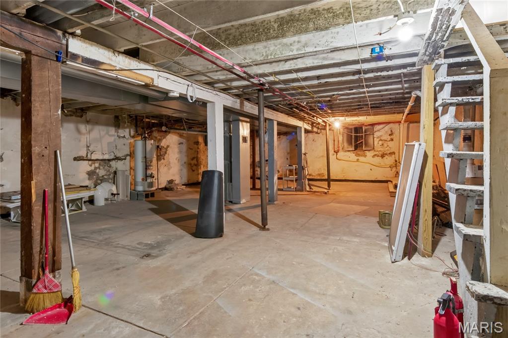 Grand Meramec Park Add - Commercial Sale