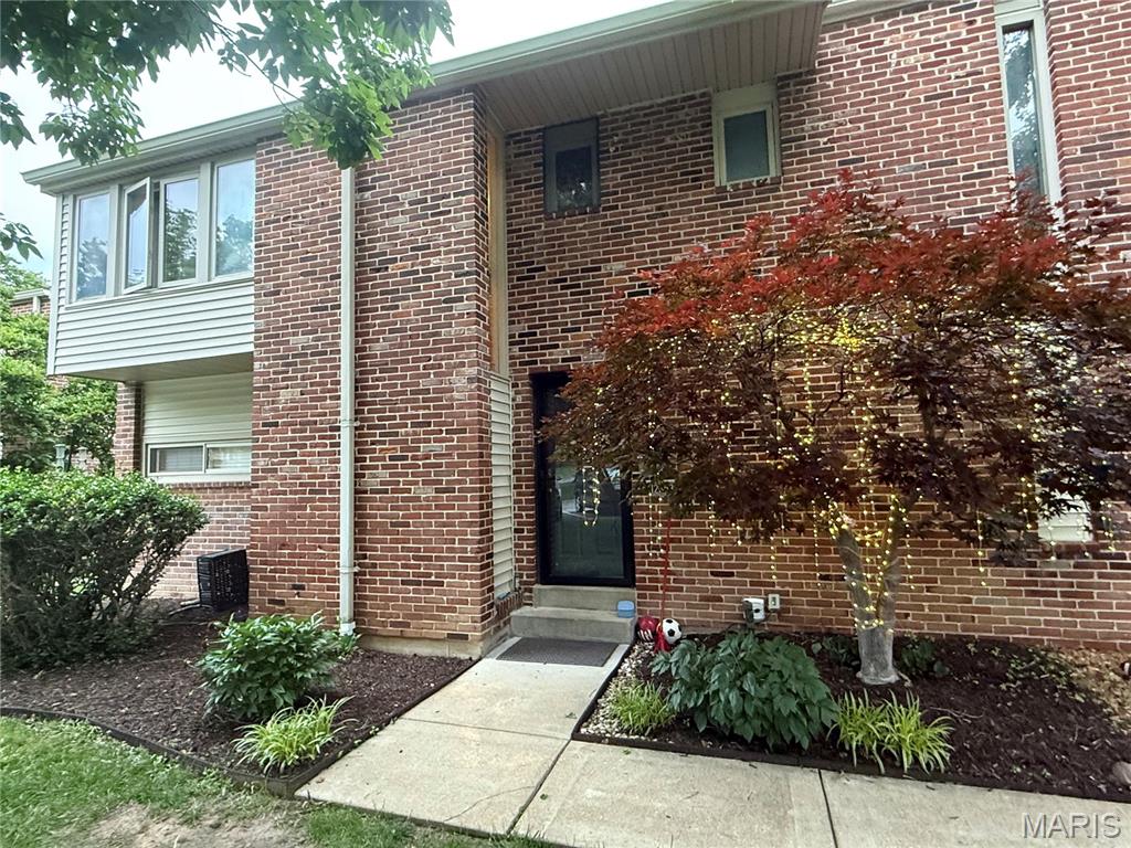 Rossridge Twnhs Condo - Residential