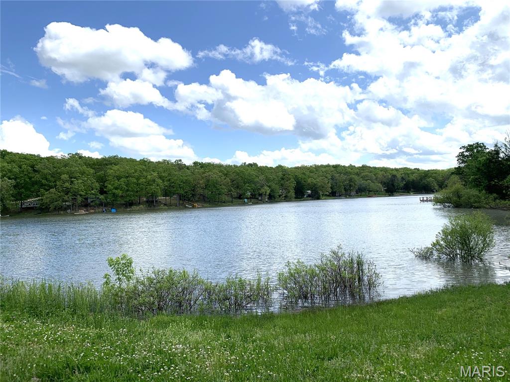 Whispering Valley - Land
