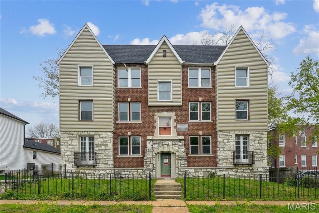 Prime Investment Opportunity in the Central West End! Expand your portfolio with this 24-unit multifamily property in the thriving Central West End, just minutes from the Delmar Loop, Washington University, BJC Healthcare, and Forest Park. Surrounded by top dining, shopping, and cultural attractions, this prime location drives strong rental demand—ideal for students, professionals, and healthcare workers. 

The property features 6 studios, 12 one-bedroom units, and 6 two-bedroom units, with the potential to reconfigure layouts for increased income. Additionally, there are 12 parking spaces in the underground garage. Recent upgrades, including a newer roof, windows, and tuck-pointing, add long-term value and appeal. With ongoing revitalization in the area, this is a rare chance to secure a high-potential asset in a growing market. 

Sold as-is, with the Seller to make no inspections or repairs. Reasonable offers will be considered.