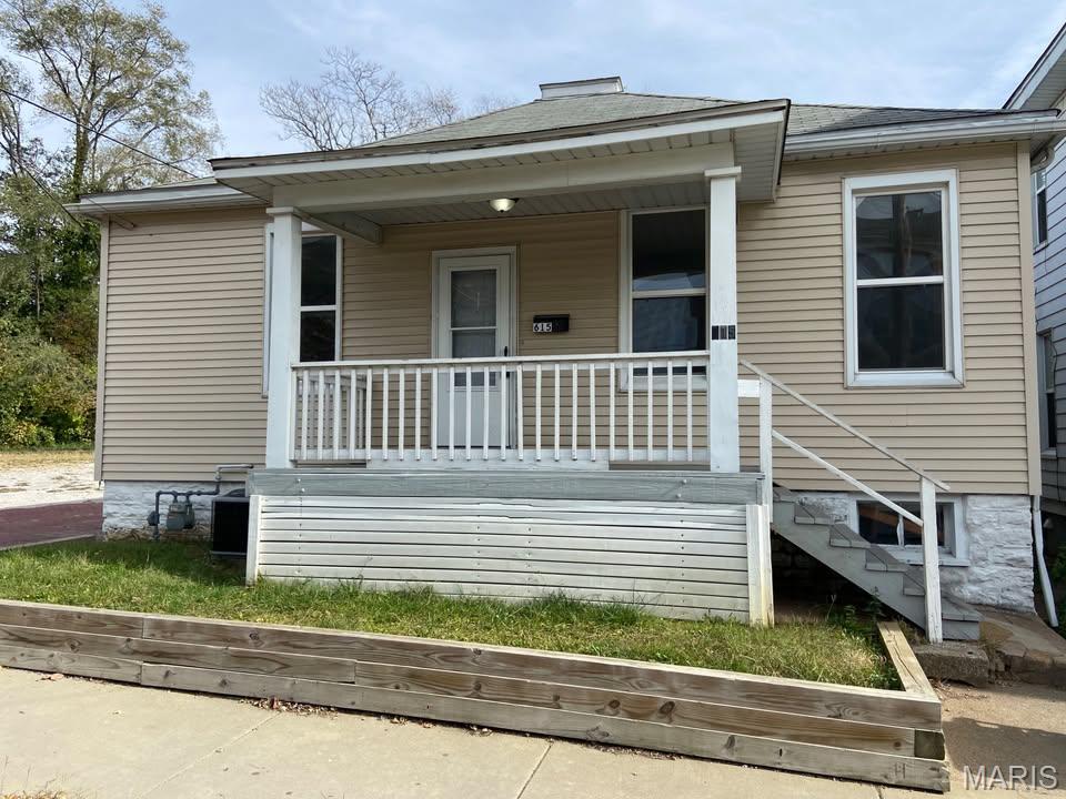 Fully renovated and income-producing! This spacious 2 bed, 1 bath home offers over 1,200 sq ft of living space and has been thoughtfully updated throughout. Renovations completed in 2023 include new flooring, fresh paint, a brand-new kitchen, and a new furnace — providing low-maintenance ownership and added peace of mind.

Currently operating as a rental, this managed property presents a strong opportunity for investors seeking a turnkey addition to their portfolio. With generous room sizes and a functional layout, this home combines modern updates with reliable rental potential.