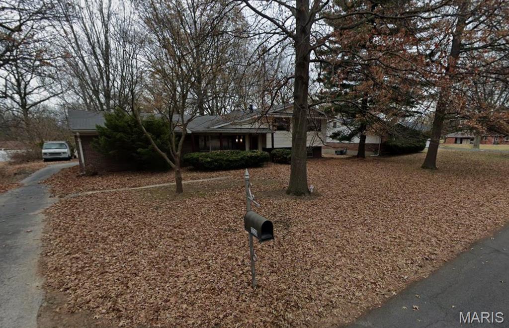 Charming raised ranch, large lot. 4 bedrooms, 3 bathrooms. This is an unfinished flip project. Only needs a bit more to complete for a full retail sale. Great floorplan, large two car garage. Partially finished lower level. 4 spacious bedrooms. Finish this project for instant equity!