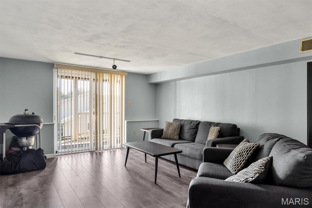 Autumn Lakes Condo - Residential