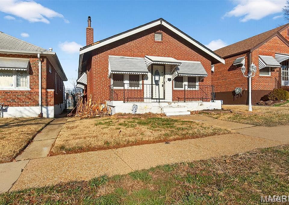 Two-bedroom home with basement expansion potential! Plenty of room downstairs to add two additional bedrooms and a complete living space. Sold AS IS. Whether you're looking for a place to call home or an excellent investment opportunity, this property offers incredible value and endless potential. Don't miss your chance to own this beautiful home. Schedule your showing today! Quiet, very family-friendly neighborhood.