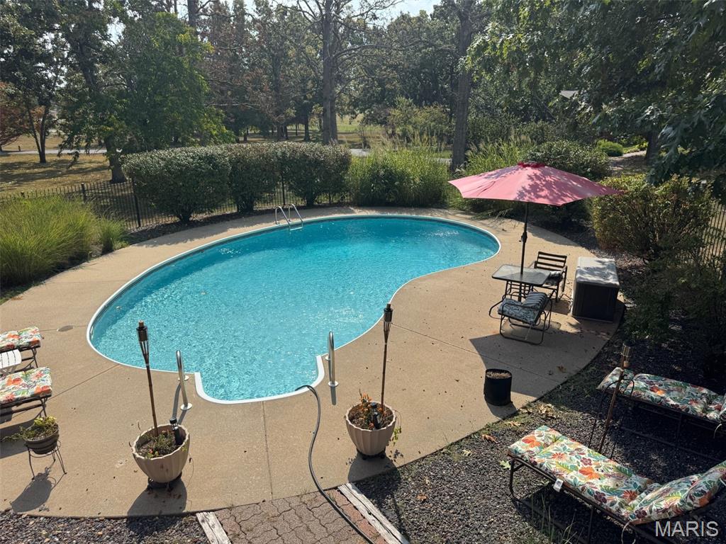 Whispering Oaks - Residential