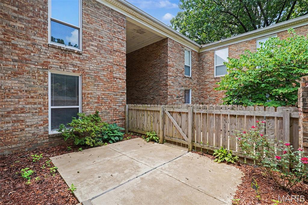 Colony Woods Condo - Residential